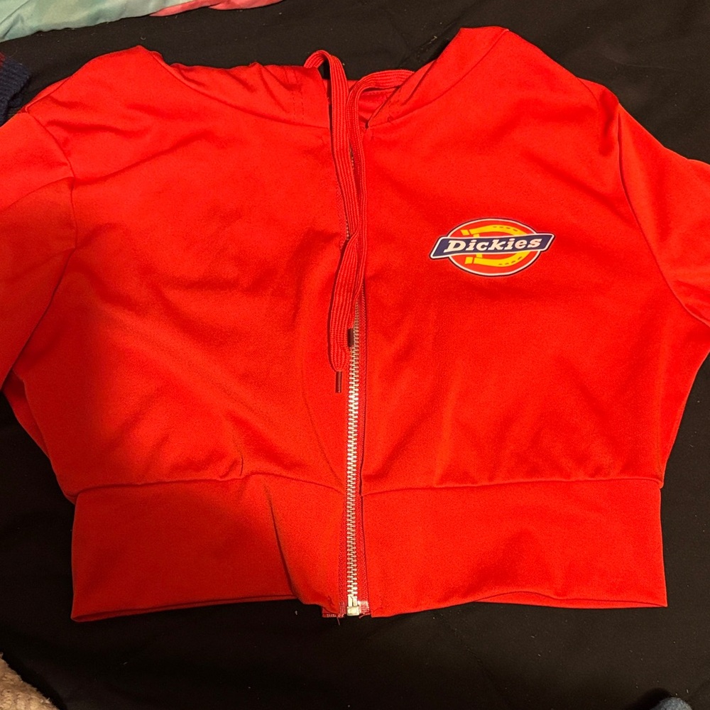 Red Dickies long-sleeve cropped jacket(with hood)